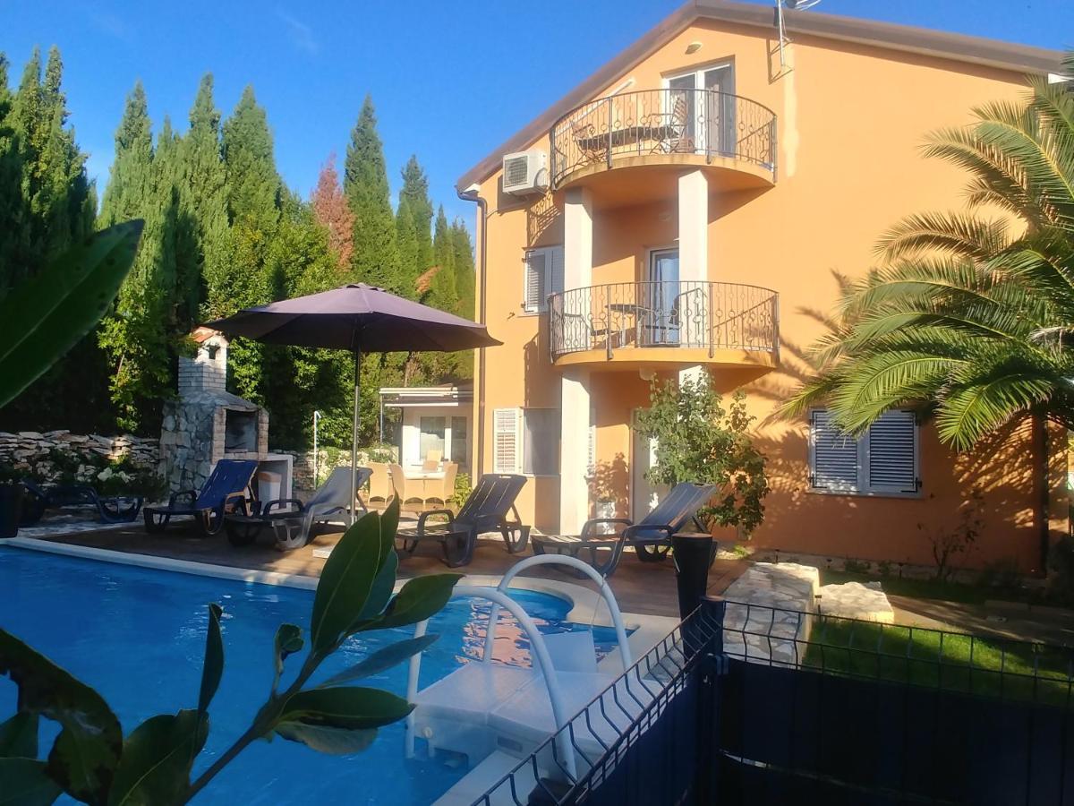 Апартаменты Lana Apartman Медулин Экстерьер фото